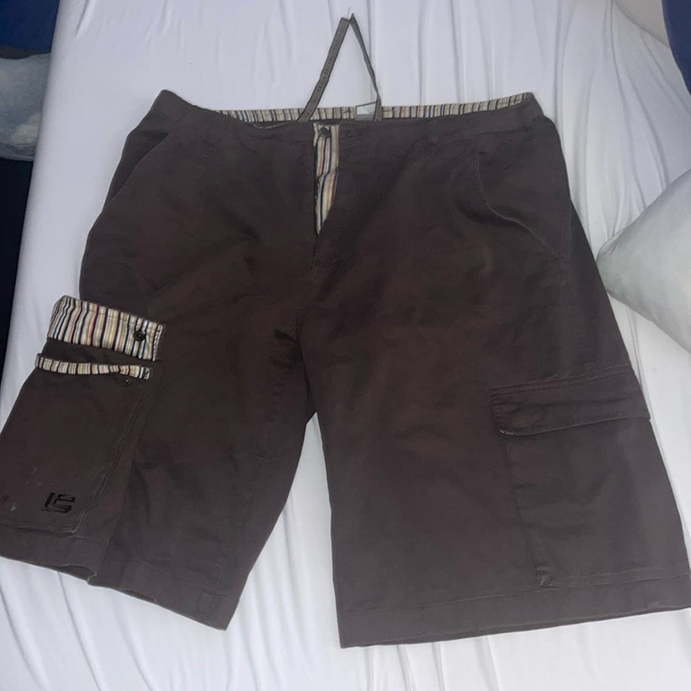 Nike LeBron James Brown Cargo Shorts - 40 size - snap button - very nice detail
